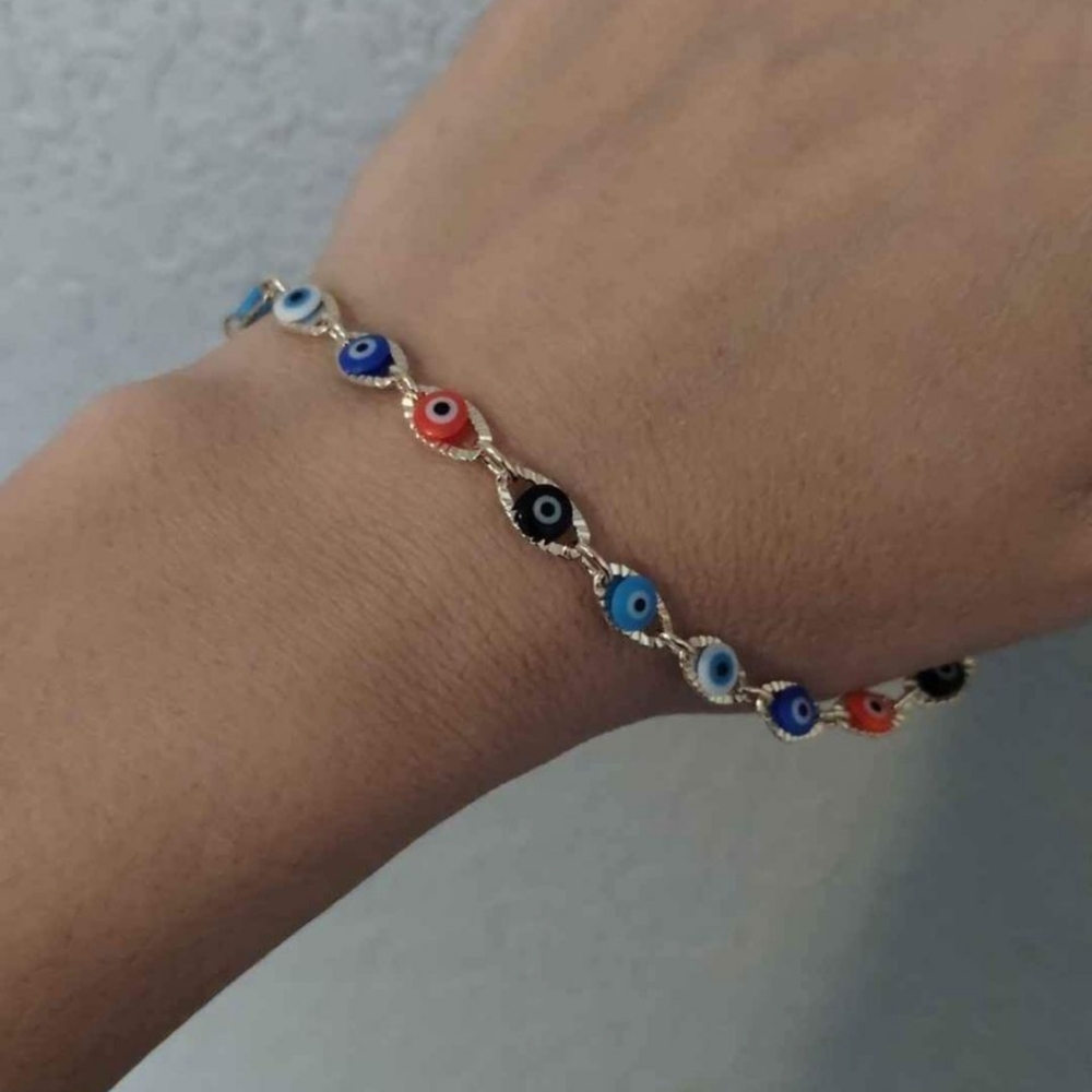Eye bracelet